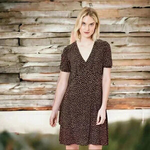 OASIS Size Medium Black Pink Spotted Dress Wrinkle Texture Empire Line V-neck